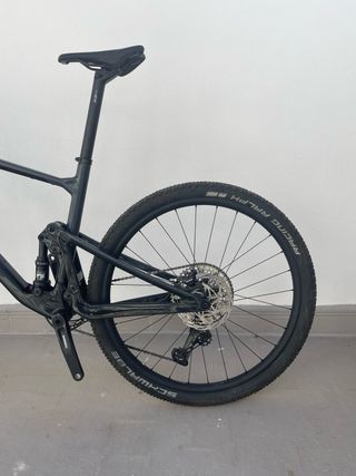 Bicicleta Montaña Negra Full Suspension