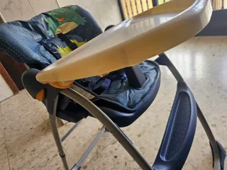 Trona Chicco con estampado de ranas