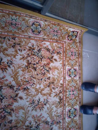 Tappeto in pura lana vergine bianco e oro floreale