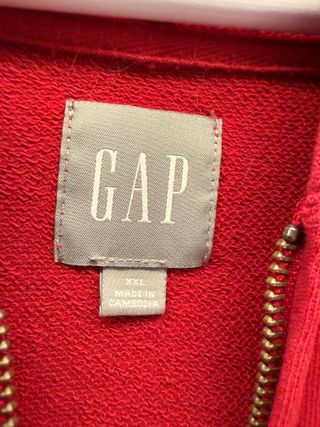 Sudadera GAP roja con capucha y cremallera