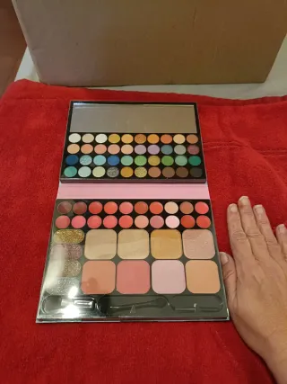 Paleta de sombras mediana multicolor