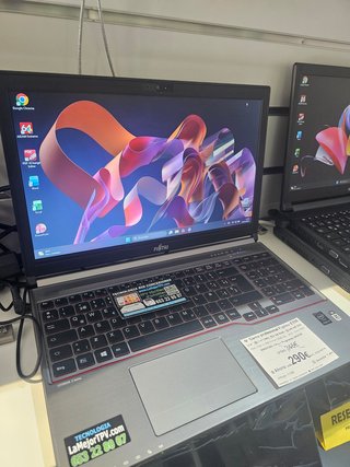 Portátil Fujitsu E556 i7 8GB RAM / 240GB SSD