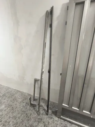 Puerta exterior aluminio con cristal