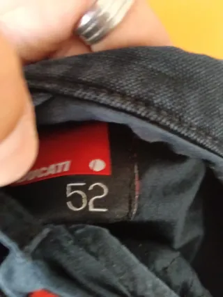 Chaqueta de moto negra ducati