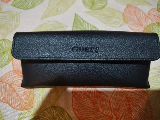 Gafas de sol Guess marrones y negras