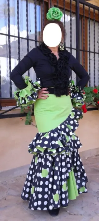 Camisa flamenca negra con volantes