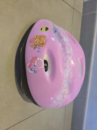Casco rosa infantil