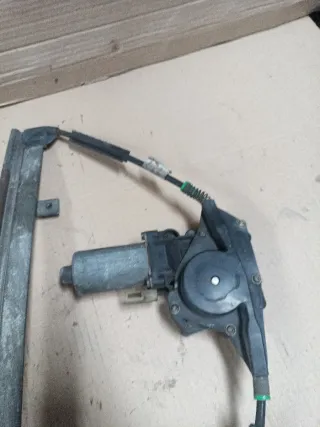 Elevalunas Ford Mondeo Izq. 98