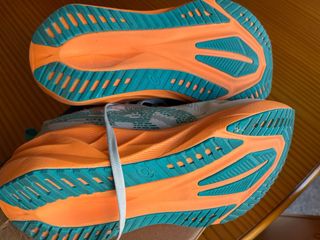 Zapatillas Asics Novablast 5 LE