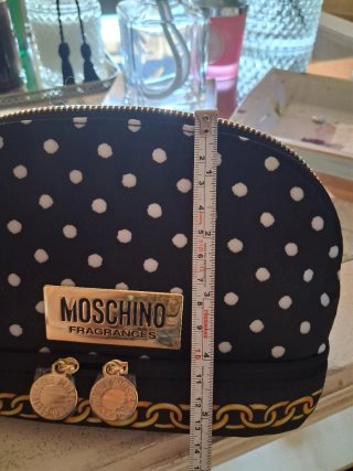 Neceser Moschino Negro y Dorado