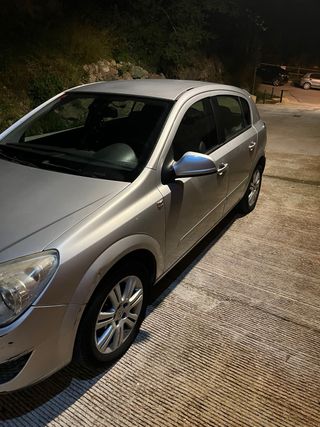 Opel Astra 2010