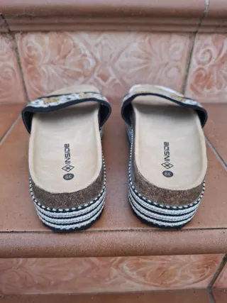 Sandalias Inside bordadas T39