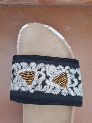 Sandalias Inside bordadas T39