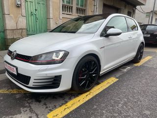 Volkswagen Golf  7 GTI PERFORMANCE 230