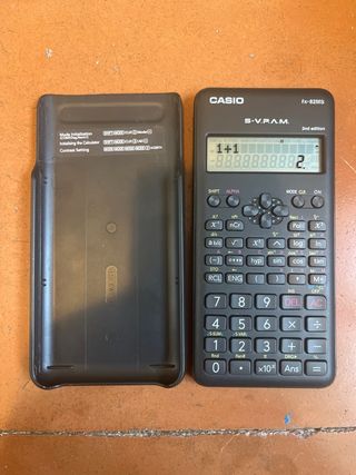 Calculadora Científica Casio fx-82MS