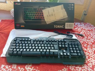 Teclado Gaming Metálico Retroiluminado