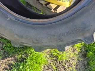 Se regalan,Neumáticos de tractor usados