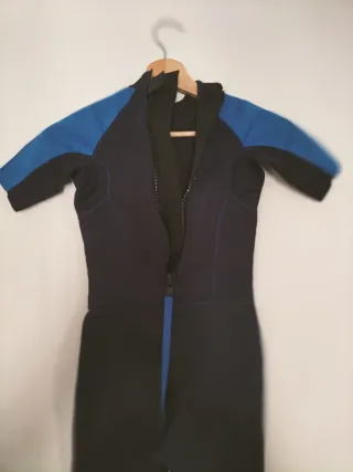Neopreno OLAIAN azul y negro Talla 10 años