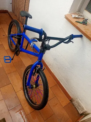 Bicicleta BMX azul