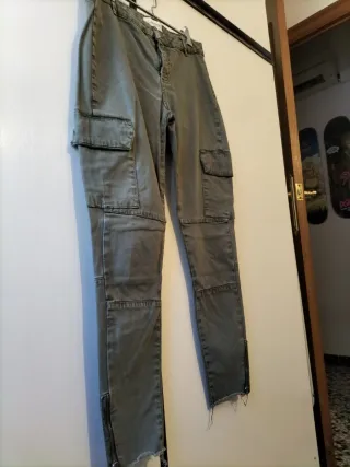 Pantalones cargo Zara militares tobilleros