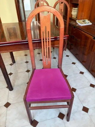 Mesa de comedor extensible y 4 sillas
