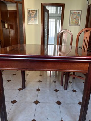Mesa comedor extensible con 4 sillas
