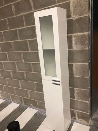 2 Armarios altos baño blancos