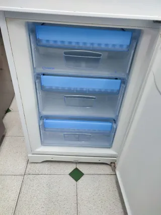 Nevera marca Indesit 188/60cm A+ con garantía