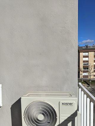 Aire Acondicionado Kosner Split Pared KSTI-12F/M/3