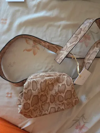 Bolso Riñonera Serpiente Gris/Plata