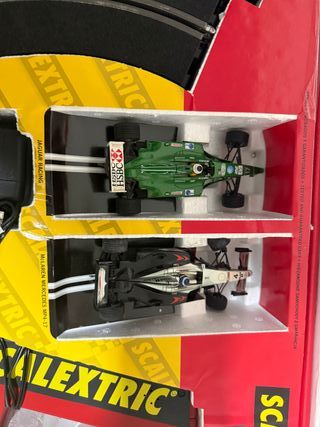 Pista de coches Scalextric Jaguar y McLaren