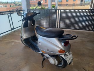 Vespa ET4 Plata, 125cc