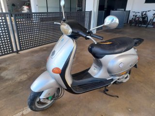 Vespa ET4 Plata, 125cc