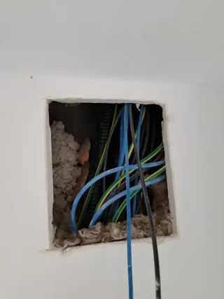 Averias de fontaneria y electricidad