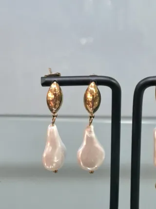Lote 2 pares pendientes Acero Dorado y abalorios
