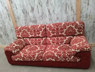 Sofá de 2 plazas con estampado floral
