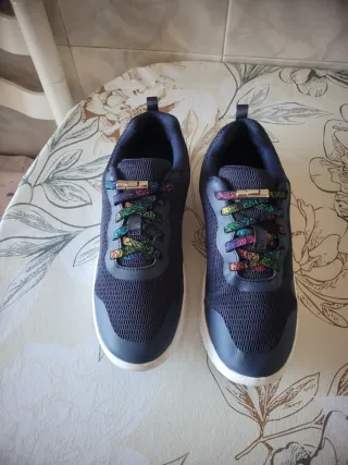 Zapatillas deportivas moradas