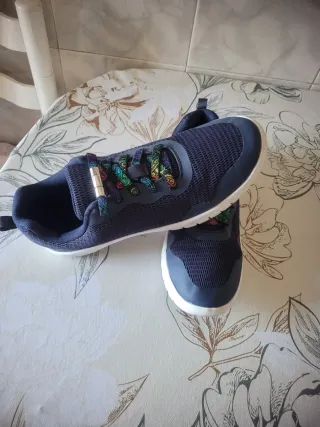 Zapatillas deportivas moradas