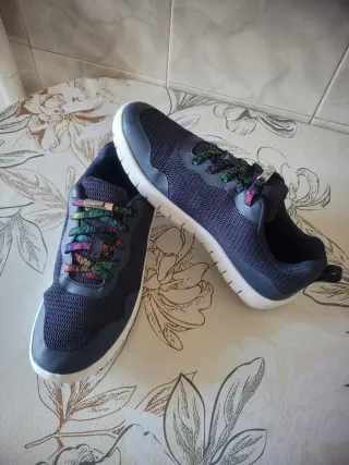Zapatillas deportivas moradas