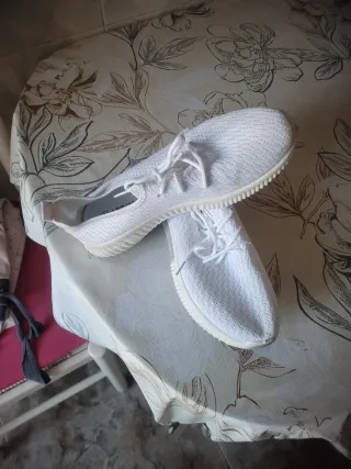 Zapatillas deportivas moradas