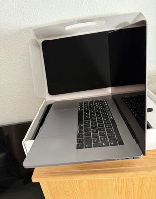 MacBook Pro 15 (2018-2019) i7 16GB RAM 500GB SSD