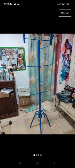 Perchero de hierro azul
