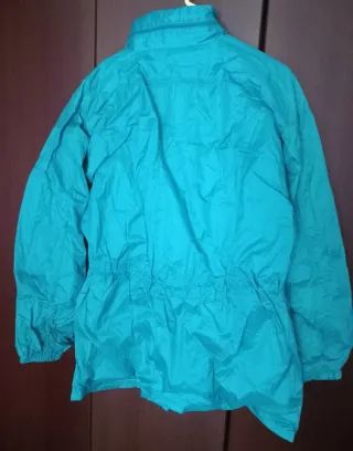Chaqueta impermeable verde azulado
