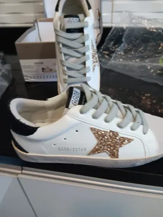 Zapatillas Golden Goose Blancas y Doradas