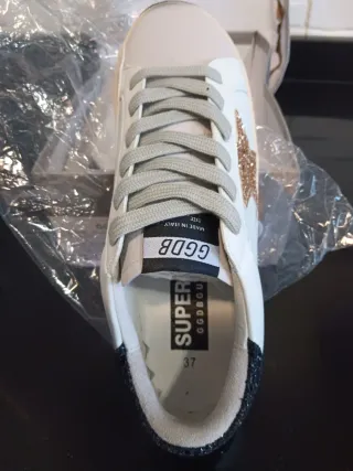 Zapatillas Golden Goose Blancas y Doradas