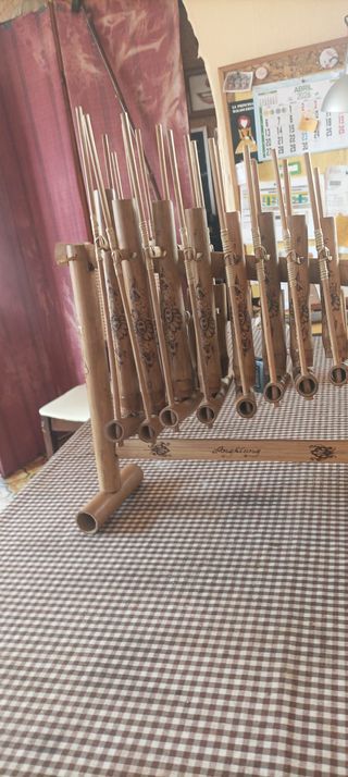Angklung Instrumento Musical Indonesia