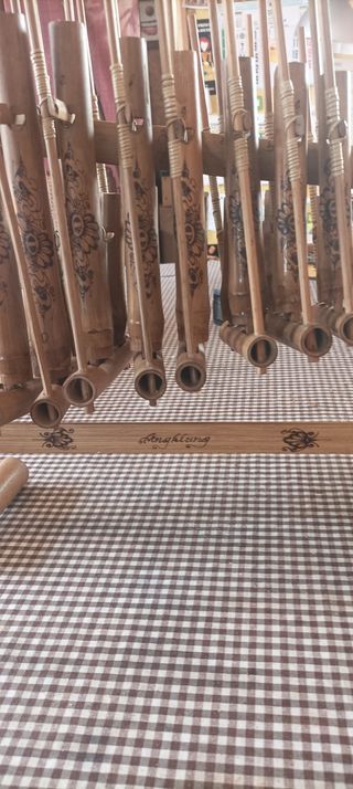 Angklung Instrumento Musical Indonesia