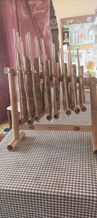 Angklung Instrumento Musical Indonesia