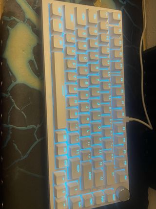 PC da tavolo per gaming bianco e viola