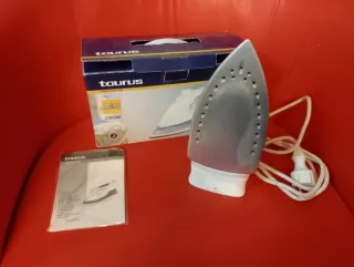 Plancha de ropa Taurus Acqua Plus 2200W